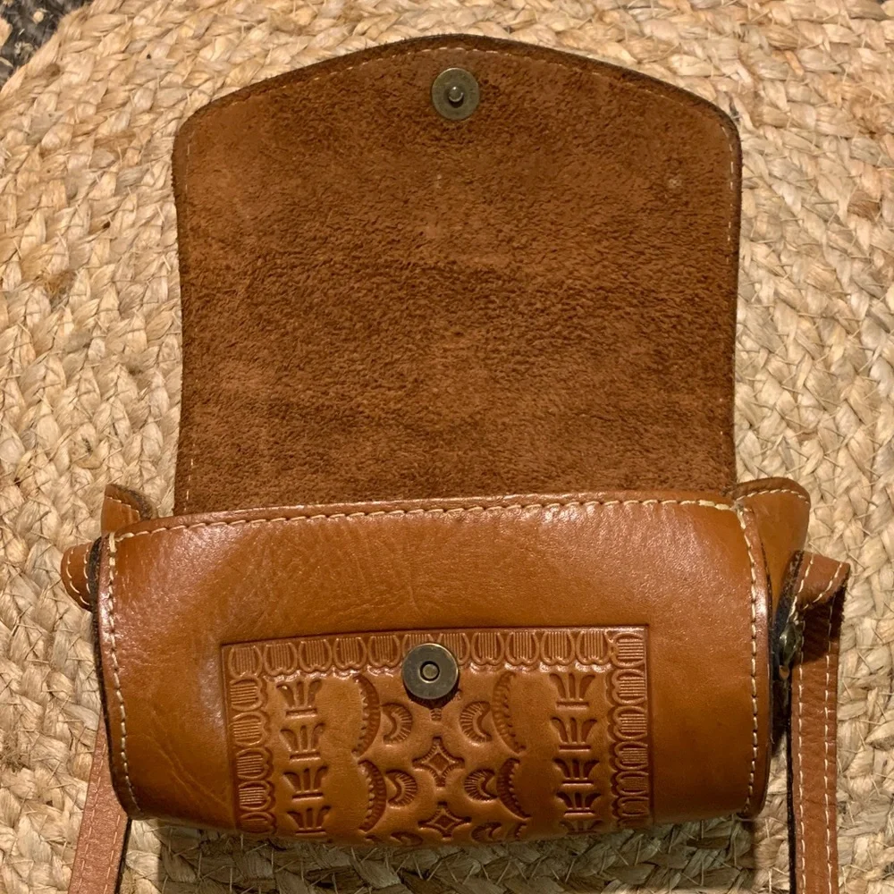 Beautiful Patricia Nash Tooled Brown Leather Crossbody Bag - Picture 8 of 10